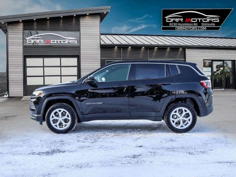 Jeep Compass * 4X4 | TURBO | CARPLAY | HTD SEATS | SAFETY TECH , снимка 5 - Автомобили и джипове - 53525629