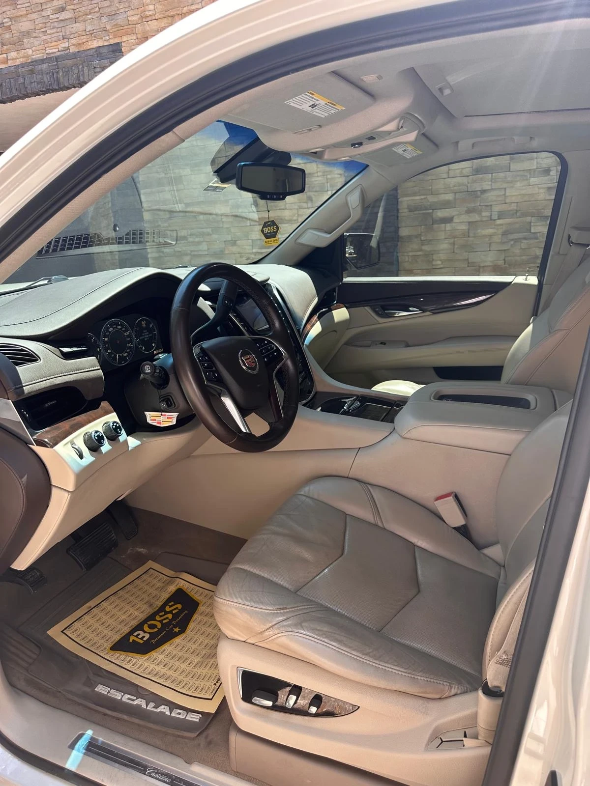 Cadillac Escalade  - изображение 7