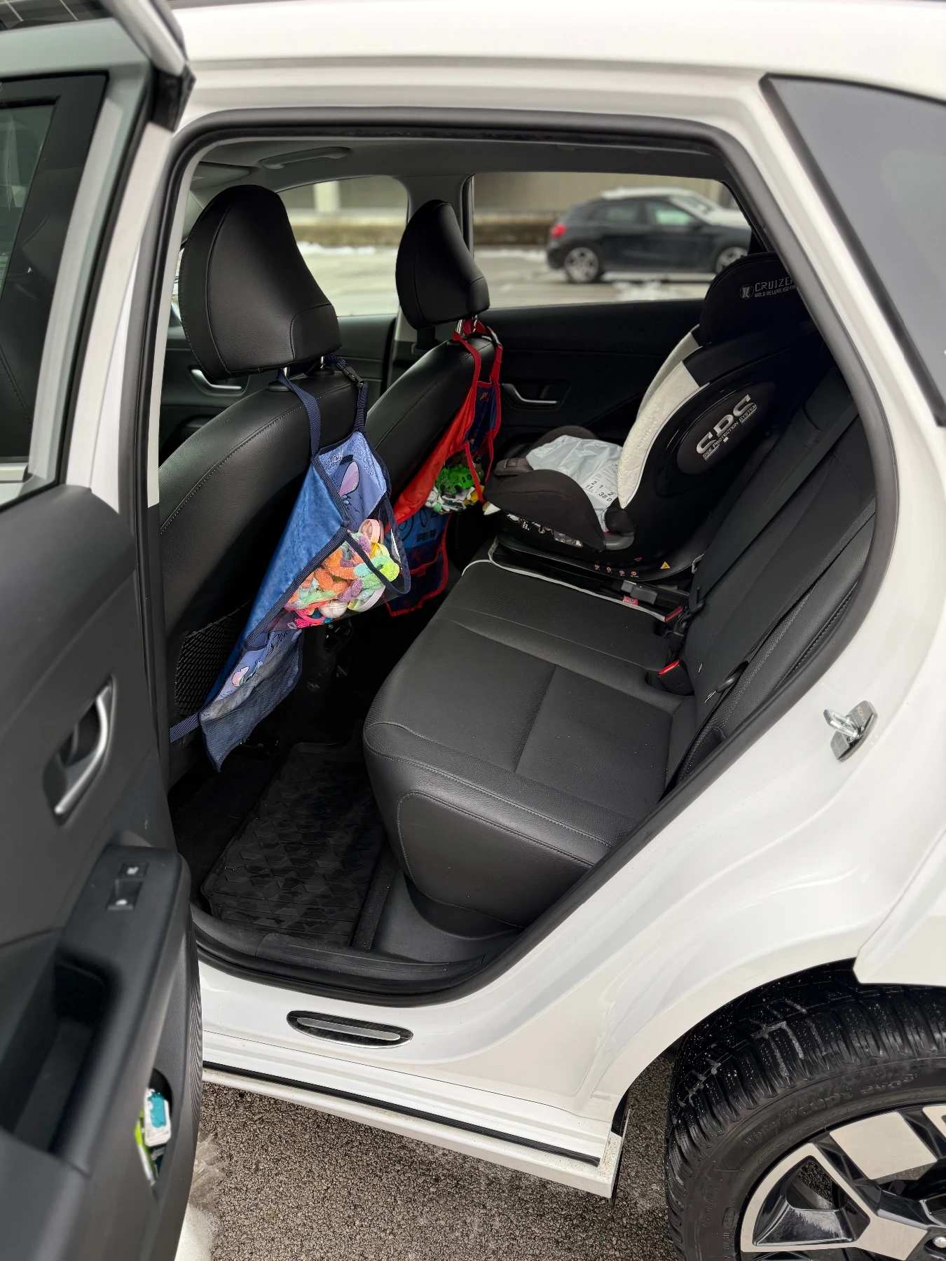 Hyundai Kona, снимка 11 - Автомобили и джипове - 53527135