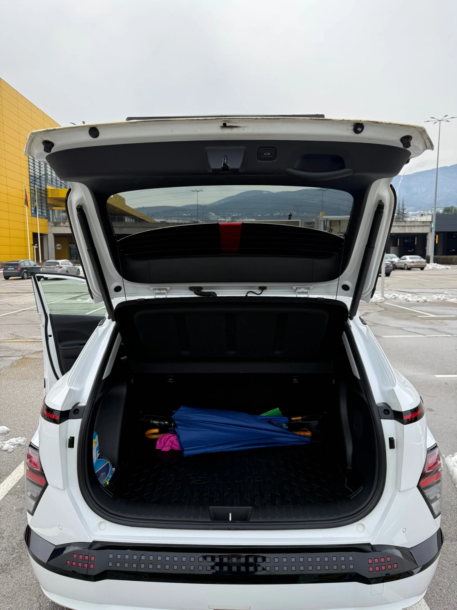 Hyundai Kona, снимка 12 - Автомобили и джипове - 53527135