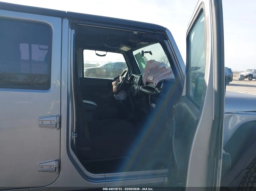 Jeep Wrangler 3.6l Unlimited Sport - изображение 5