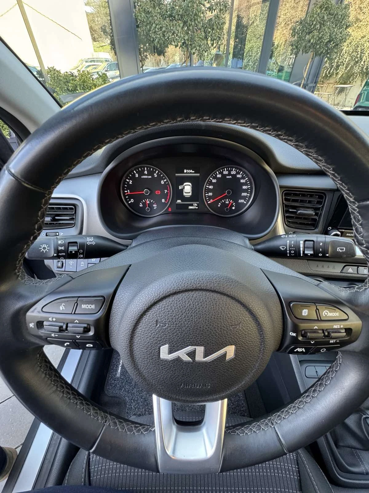 Kia Stonic, снимка 14 - Автомобили и джипове - 53858913