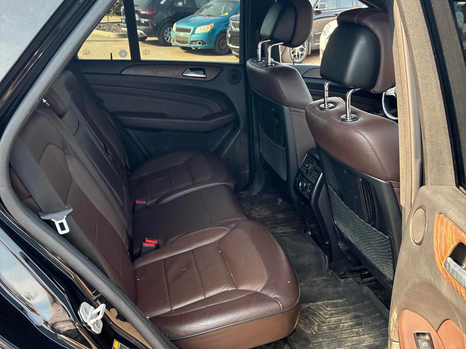 Mercedes-Benz ML 350 * BlueTEC / Harman Kardon / Carfax / Автокредит , снимка 15 - Автомобили и джипове - 56028687