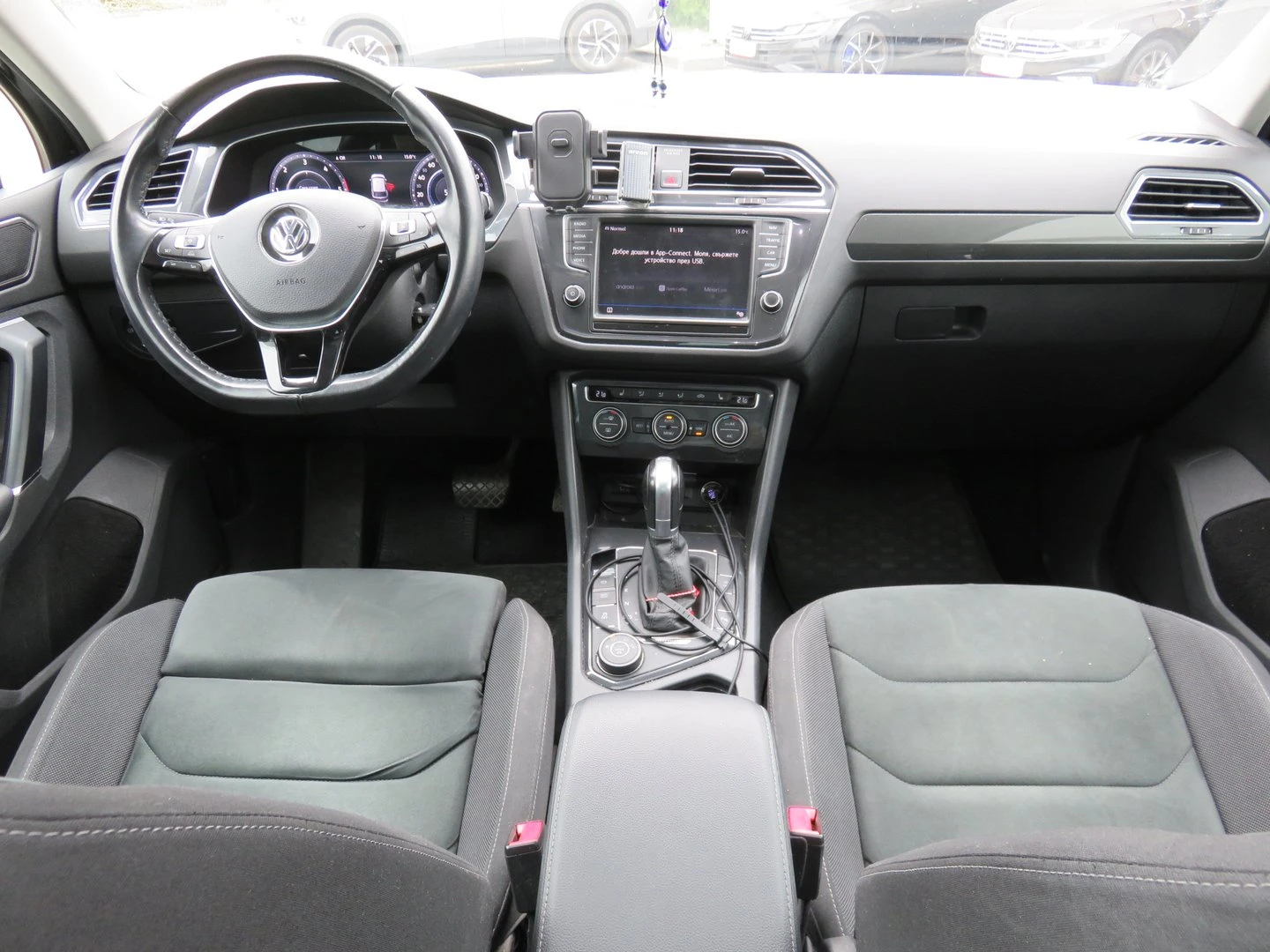VW Tiguan, снимка 6 - Автомобили и джипове - 56438835