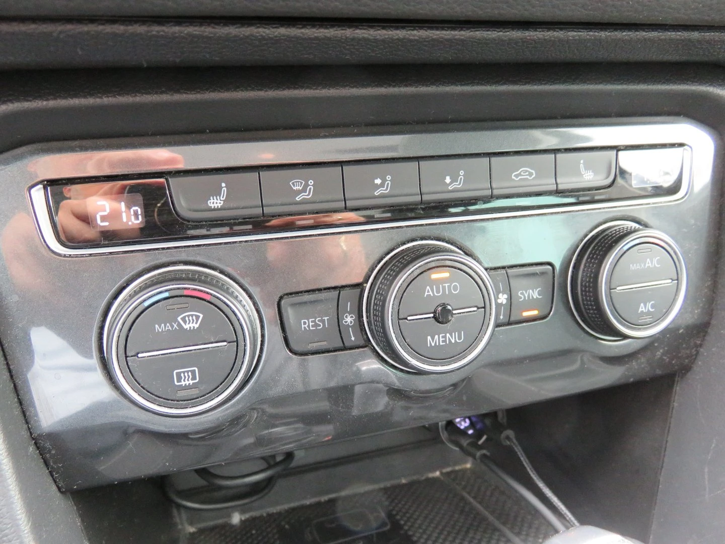 VW Tiguan, снимка 10 - Автомобили и джипове - 56438835
