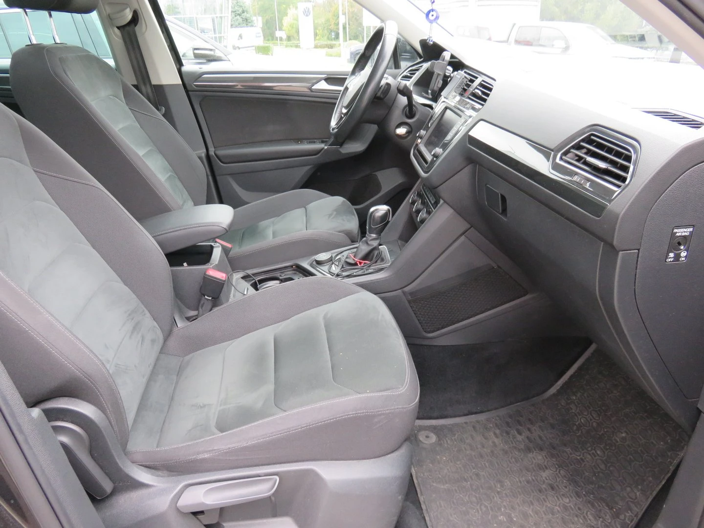 VW Tiguan, снимка 5 - Автомобили и джипове - 56438835