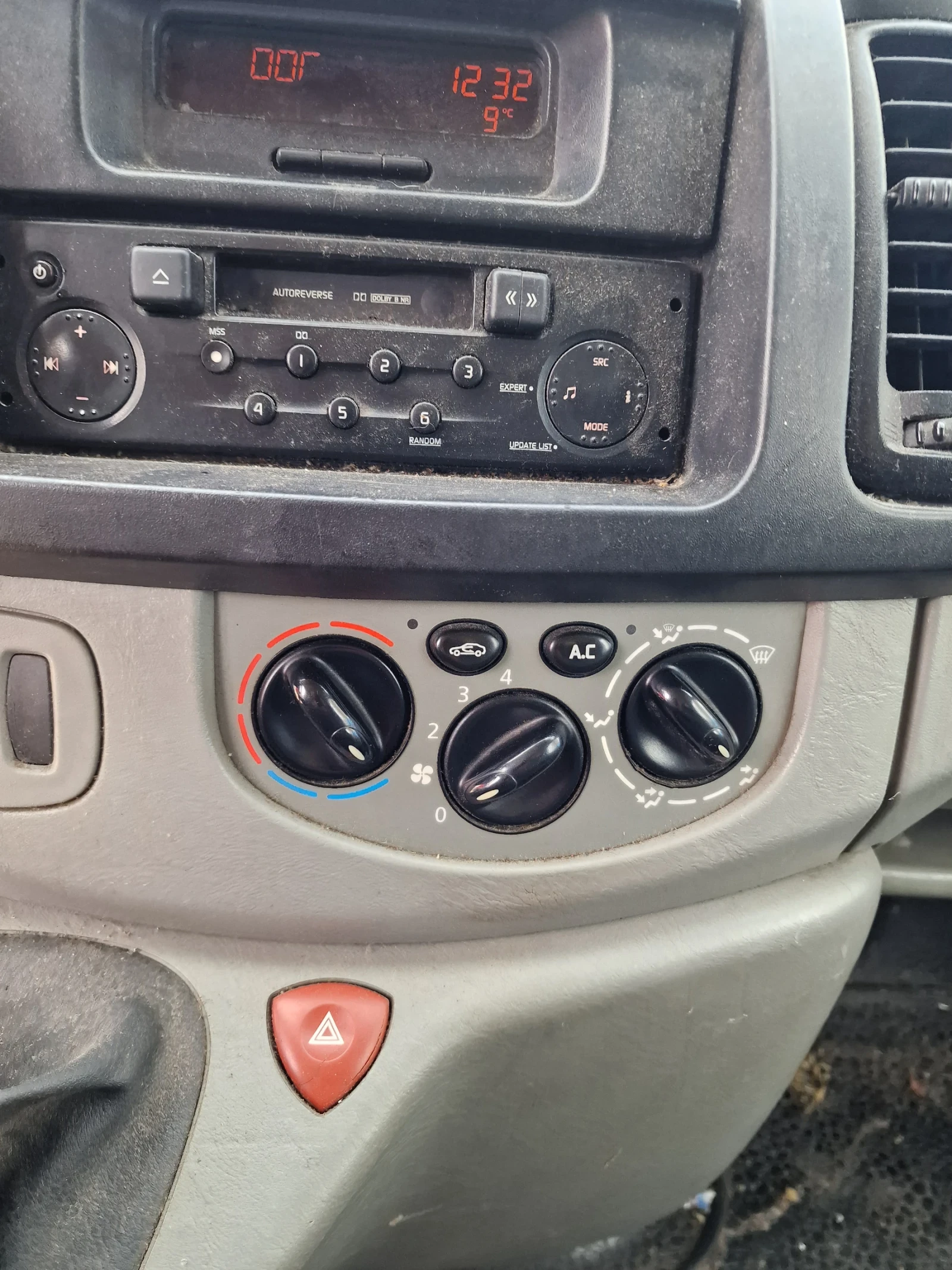 Renault Master, снимка 13 - Бусове и автобуси - 54263541