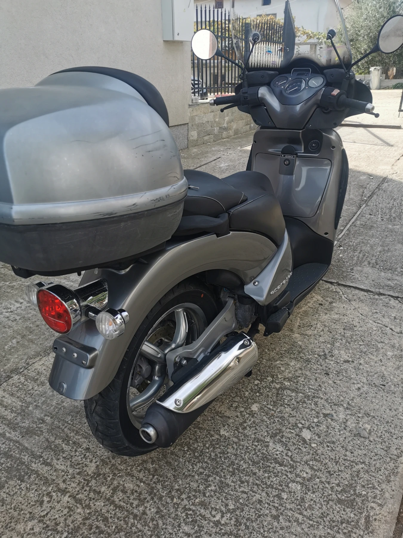 Aprilia Scarabeo 250, снимка 8 - Мотоциклети и мототехника - 56292753