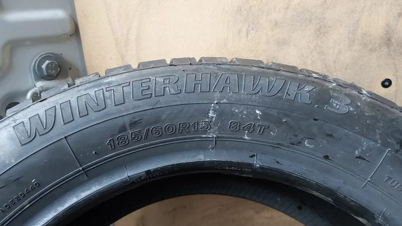 Гуми Зимни 185/60R15, снимка 4 - Гуми и джанти - 28489985