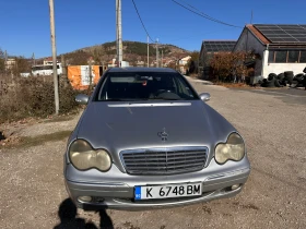 Mercedes-Benz 220, снимка 1