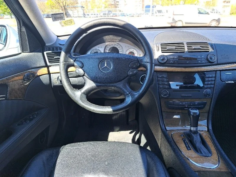 Mercedes-Benz E 280, снимка 9 - Автомобили и джипове - 40436859