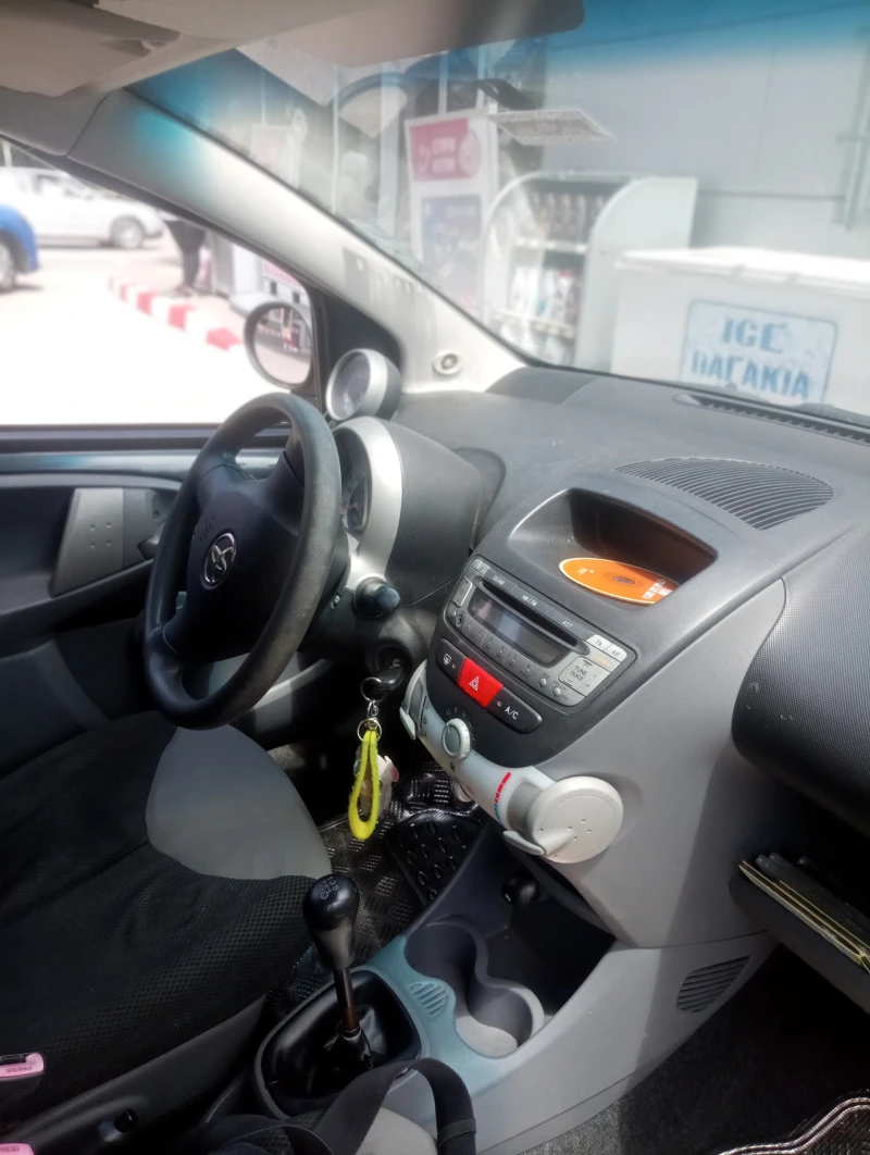 Toyota Aygo, снимка 6 - Автомобили и джипове - 47250419