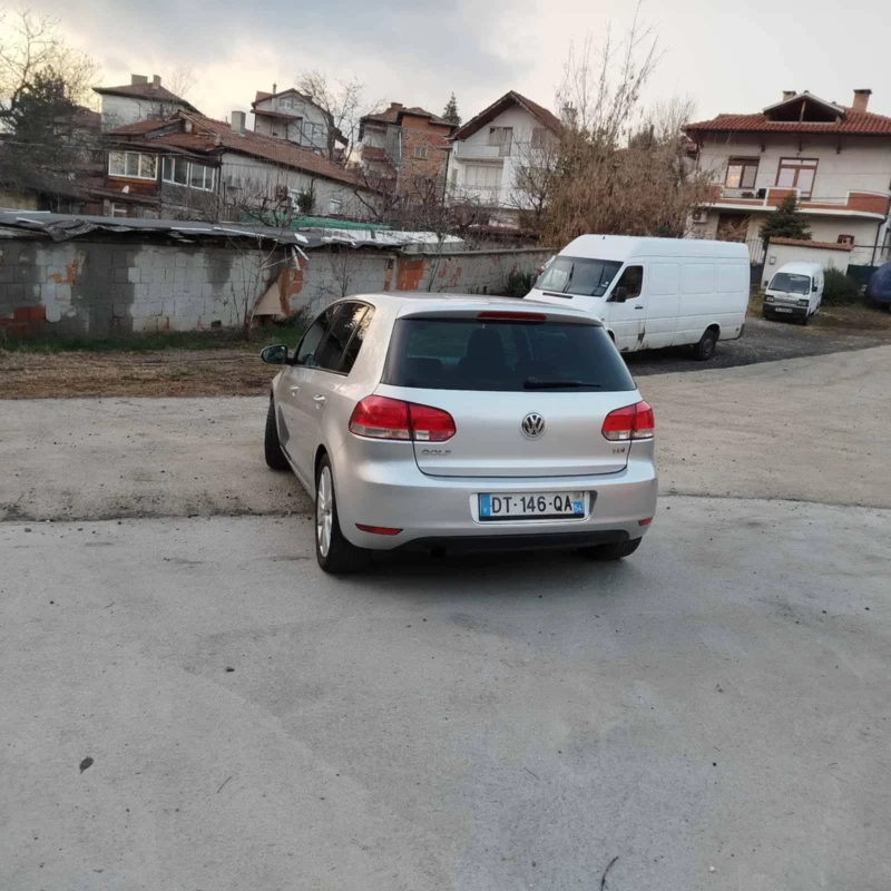 VW Golf 1.6 TDI, снимка 6 - Автомобили и джипове - 48501256