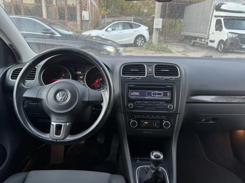 VW Golf 1.6 TDI, снимка 13 - Автомобили и джипове - 48501256