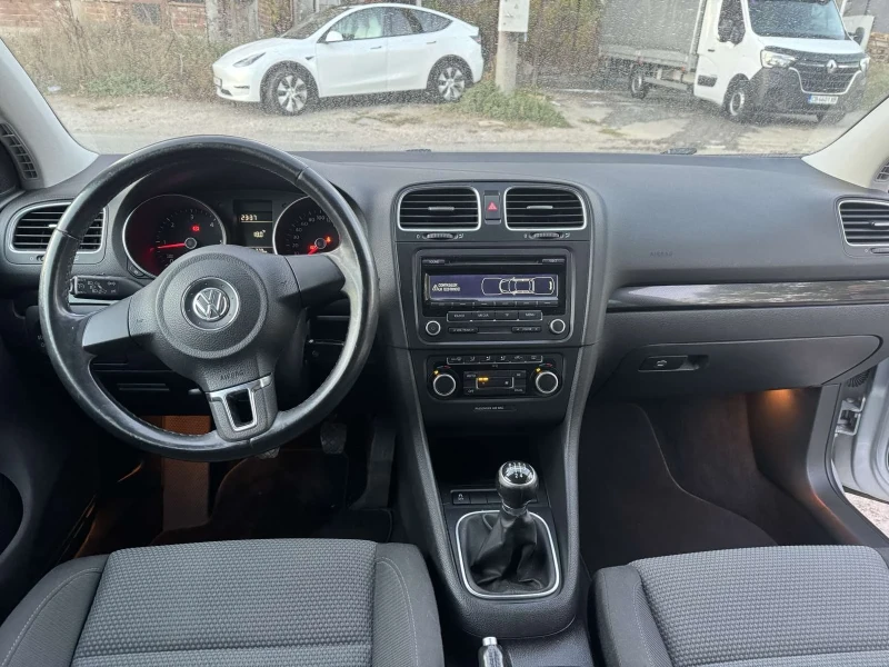 VW Golf 1.6 TDI, снимка 12 - Автомобили и джипове - 48501256