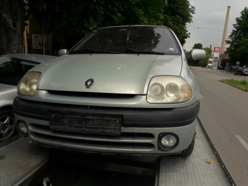 Renault Clio 3 бр, снимка 2 - Автомобили и джипове - 48745234