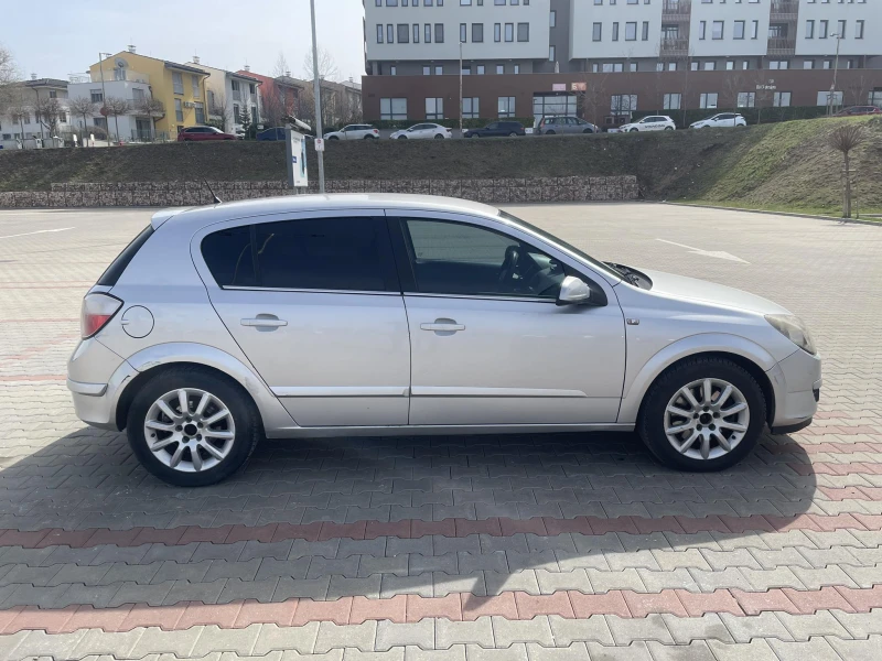 Opel Astra, снимка 7 - Автомобили и джипове - 49597117