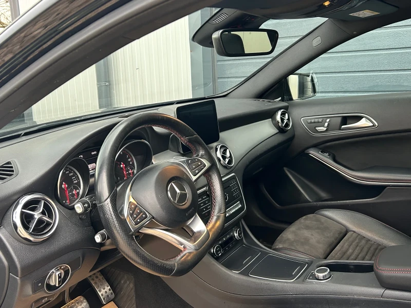 Mercedes-Benz GLA 180 AMG Line 2017 Panorama , снимка 9 - Автомобили и джипове - 52457253