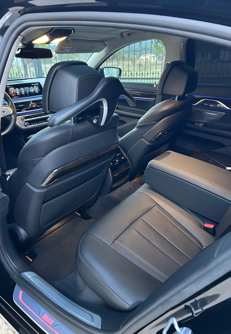 BMW 740 xDrive, снимка 11 - Автомобили и джипове - 52472393