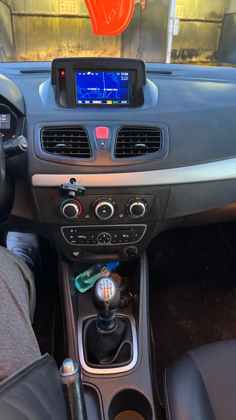 Renault Megane, снимка 10 - Автомобили и джипове - 52874169