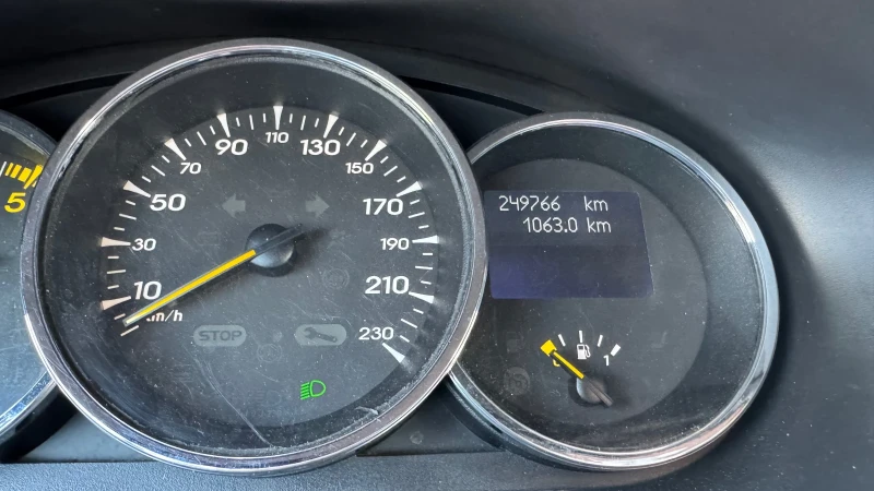 Renault Megane, снимка 14 - Автомобили и джипове - 52874169