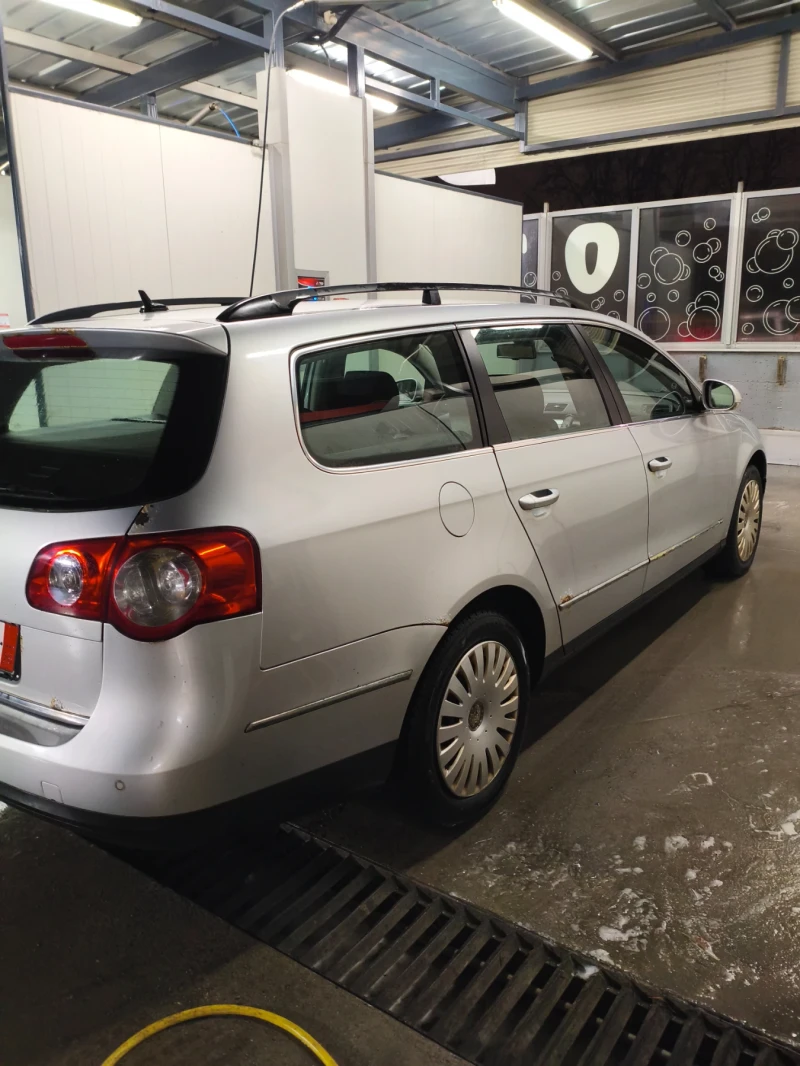 VW Passat 2.0 TDI, снимка 4 - Автомобили и джипове - 52897653