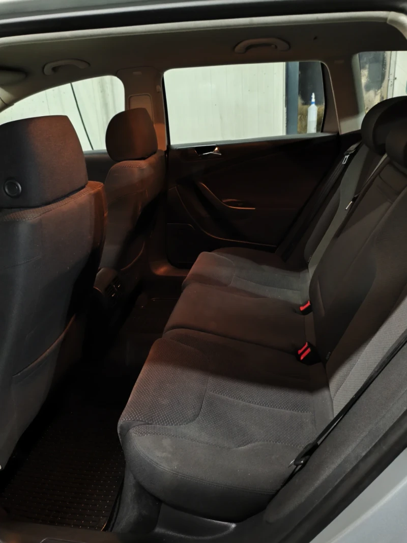 VW Passat 2.0 TDI, снимка 7 - Автомобили и джипове - 52897653