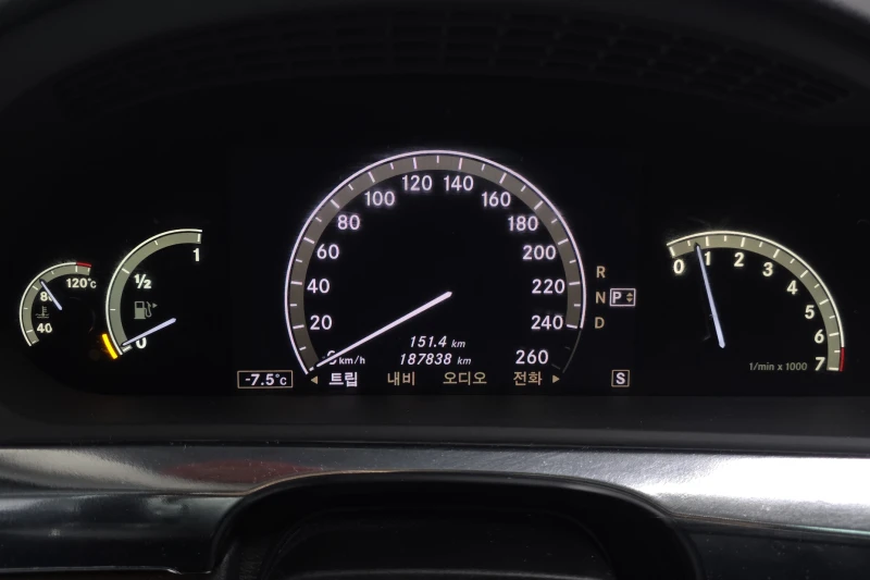 Mercedes-Benz S 500 65 AMG pack* Pano* TV* Обдухване, снимка 6 - Автомобили и джипове - 53187295