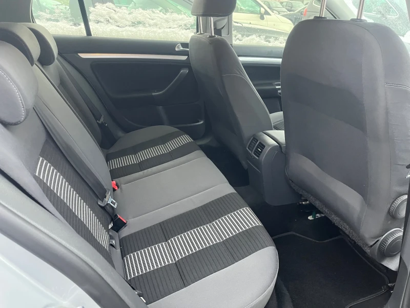 VW Golf 1.6i-102-GAS-ITALIA, снимка 15 - Автомобили и джипове - 53265948