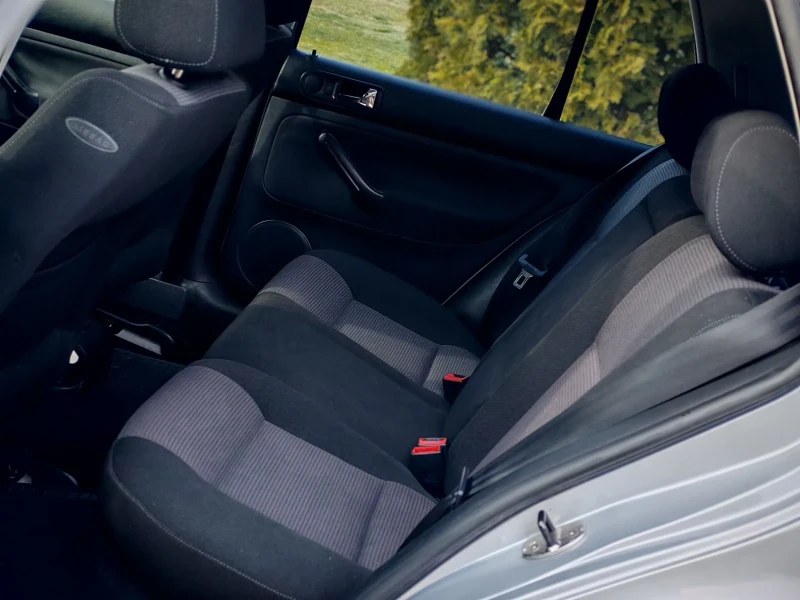 VW Golf 1.9TDI(90)* GT-EDITION* FACELIFT* НОВ ВНОС* , снимка 15 - Автомобили и джипове - 53540892