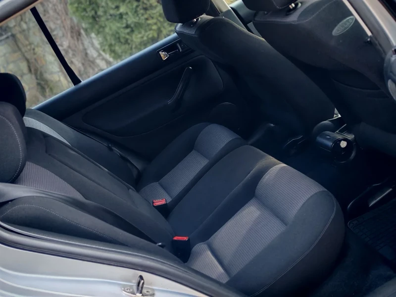 VW Golf 1.9TDI(90)* GT-EDITION* FACELIFT* НОВ ВНОС* , снимка 14 - Автомобили и джипове - 53540892