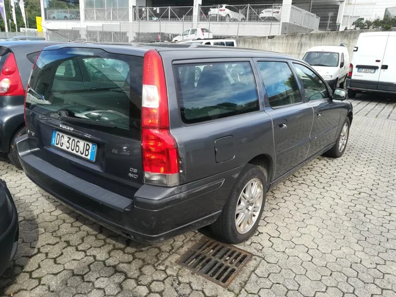 Volvo V70 2.4 D5/AUTOMAT ЗА ЧАСТИ , снимка 7 - Автомобили и джипове - 31202155