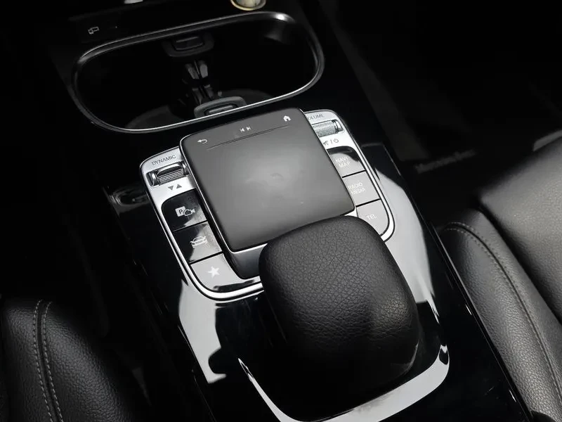 Mercedes-Benz A 200 Hatchback, снимка 16 - Автомобили и джипове - 55951539