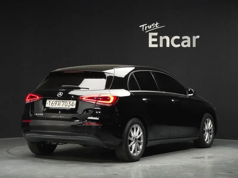 Mercedes-Benz A 200 Hatchback, снимка 2 - Автомобили и джипове - 55951539