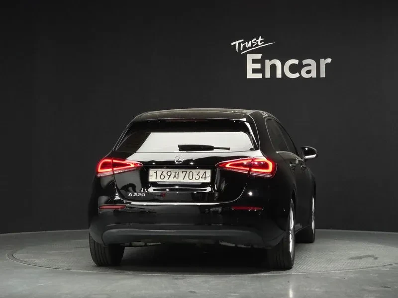 Mercedes-Benz A 200 Hatchback, снимка 4 - Автомобили и джипове - 55951539