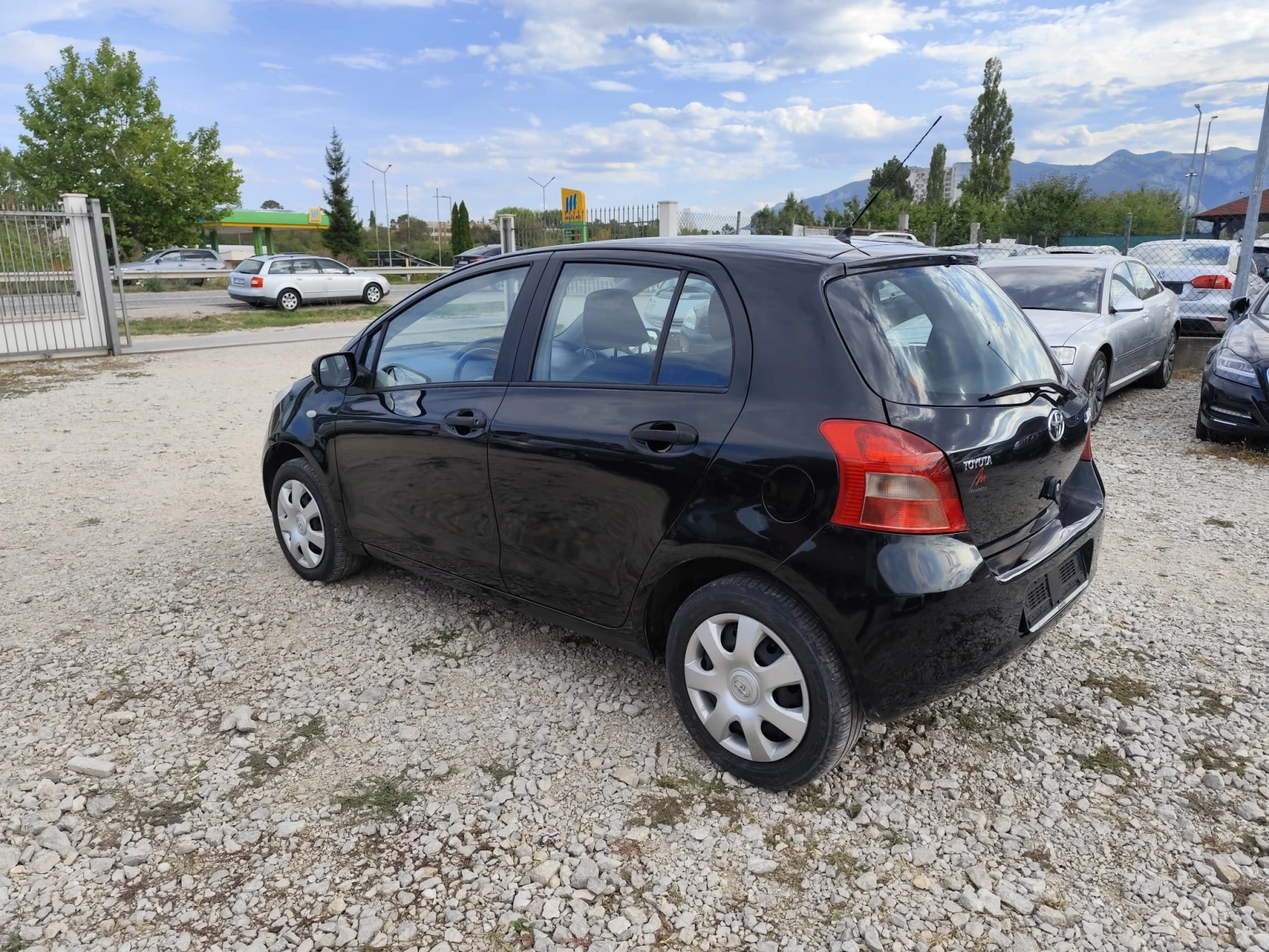 Toyota Yaris 1.0 бензин Италия - изображение 8