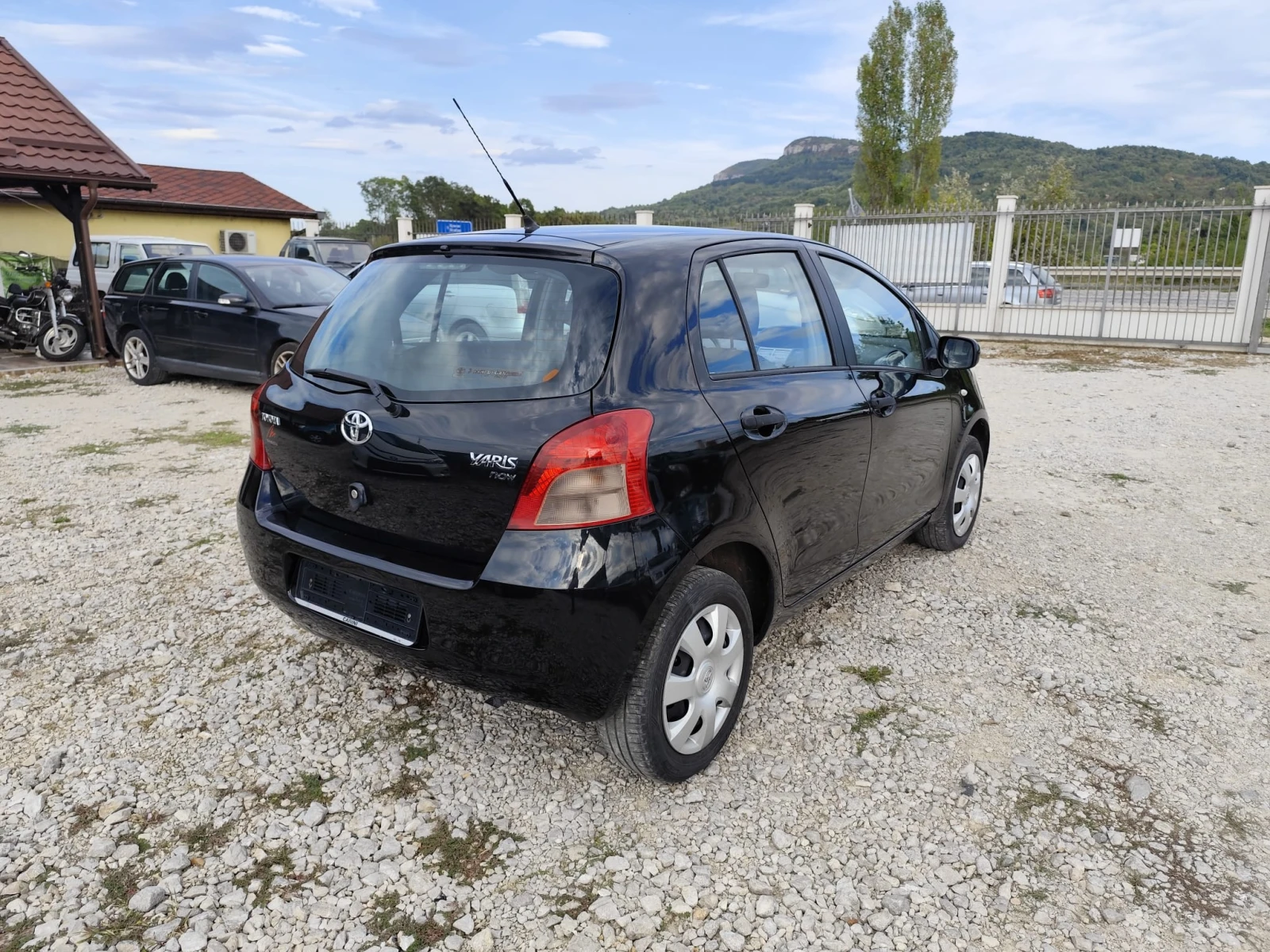 Toyota Yaris 1.0 бензин Италия - изображение 5