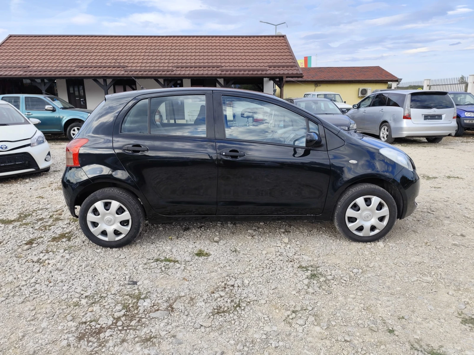 Toyota Yaris 1.0 бензин Италия - изображение 4