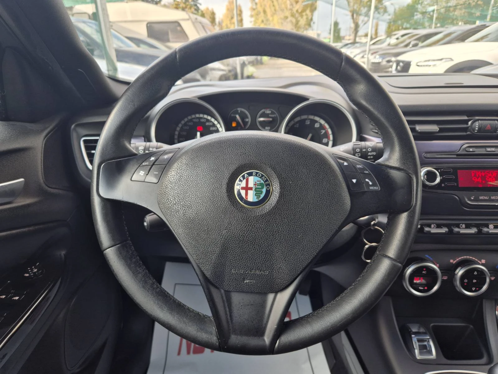 Alfa Romeo Giulietta 1.4TURBO-DISTINCTIVE - изображение 9