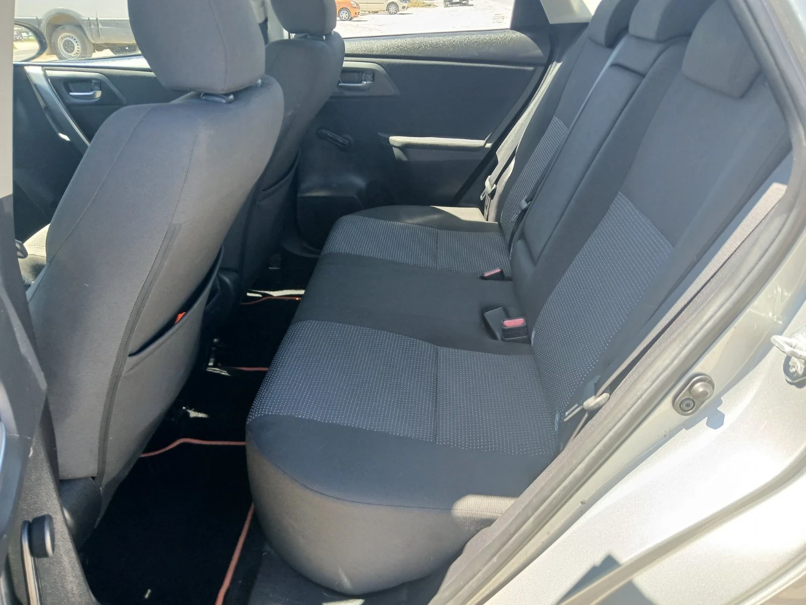 Toyota Auris  - изображение 10