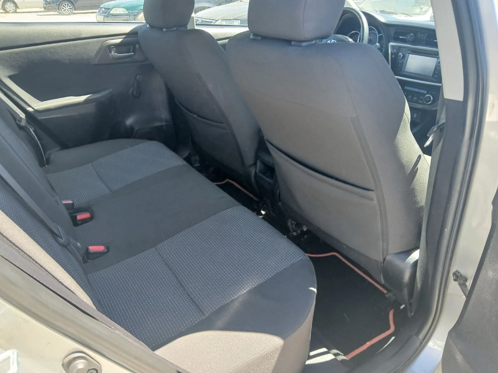 Toyota Auris  - изображение 9
