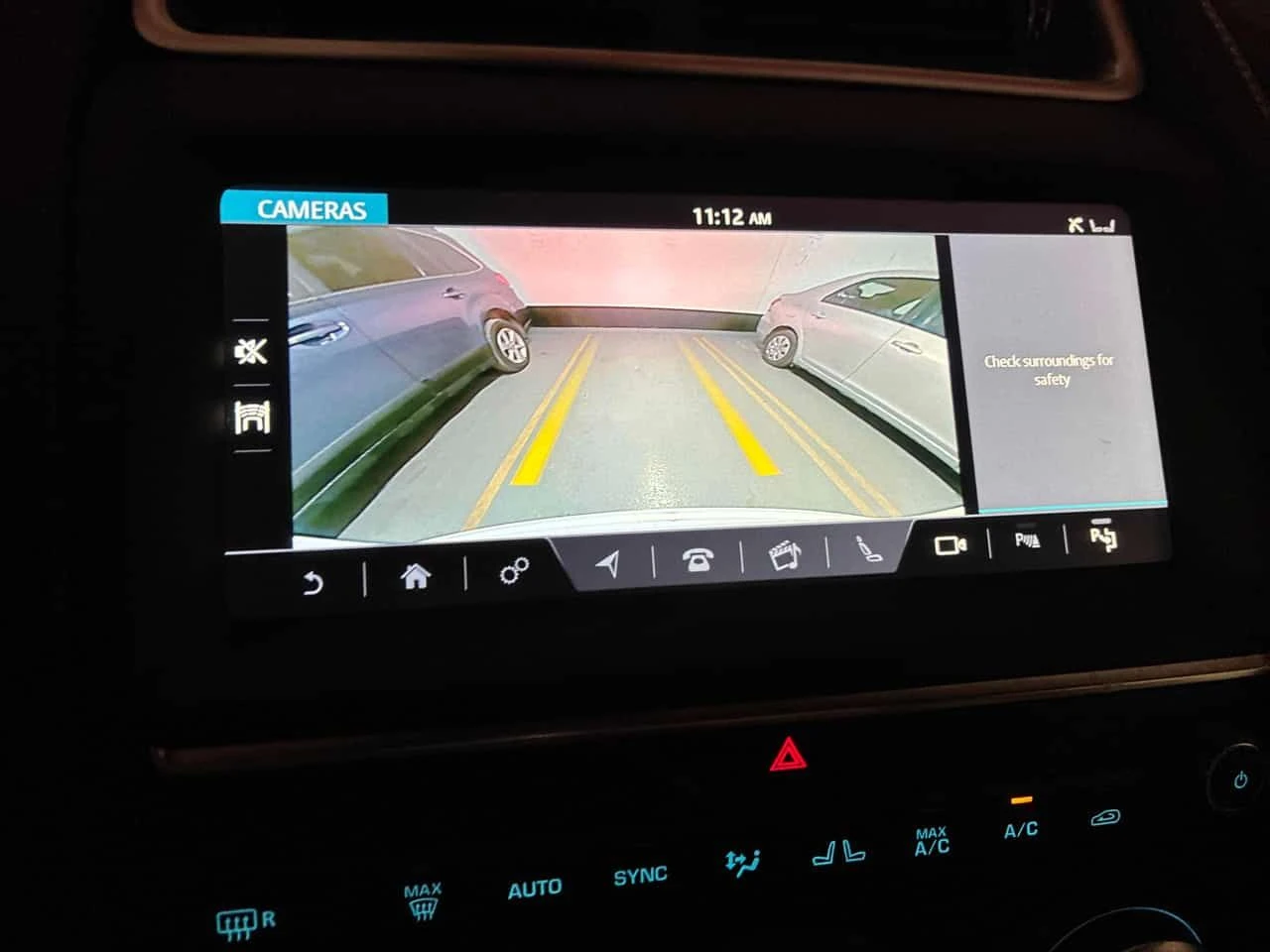 Jaguar E-pace * First Edition * КАМЕРА * ПОДГРЕВ * ПАМЕТ, снимка 13 - Автомобили и джипове - 54217788