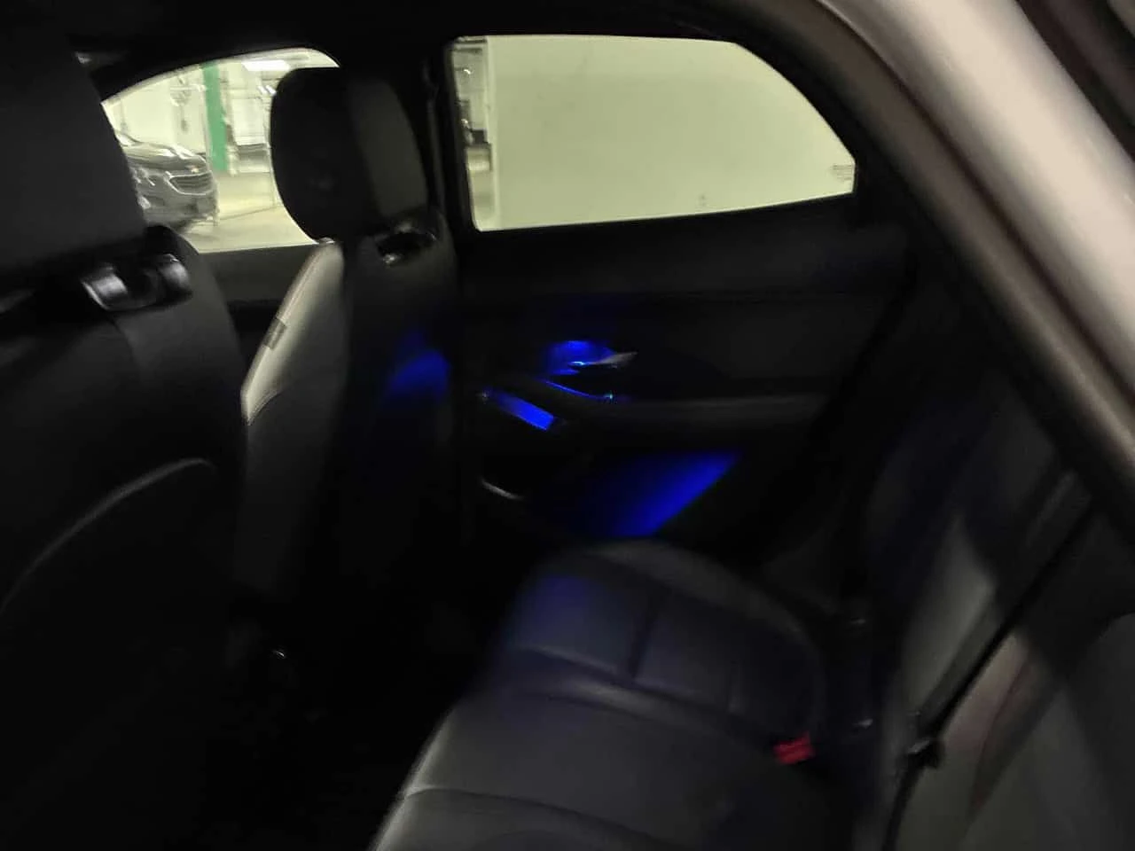 Jaguar E-pace * First Edition * КАМЕРА * ПОДГРЕВ * ПАМЕТ, снимка 11 - Автомобили и джипове - 54217788