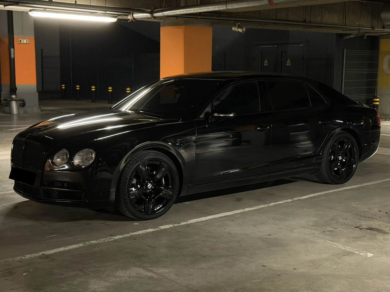 Bentley Flying Spur V8, снимка 3 - Автомобили и джипове - 54671835