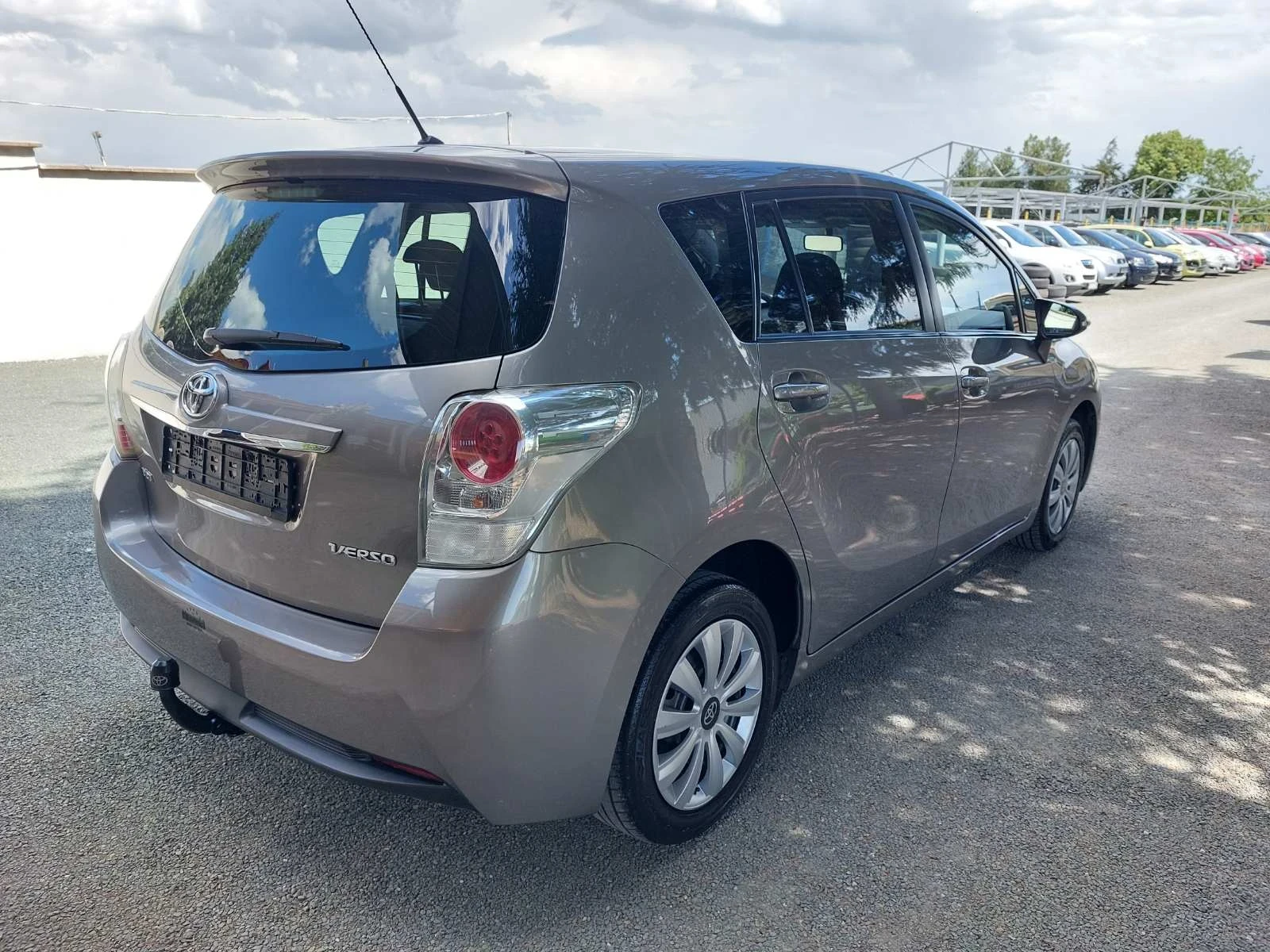 Toyota Verso 1.6, 6ск, снимка 13 - Автомобили и джипове - 54701821