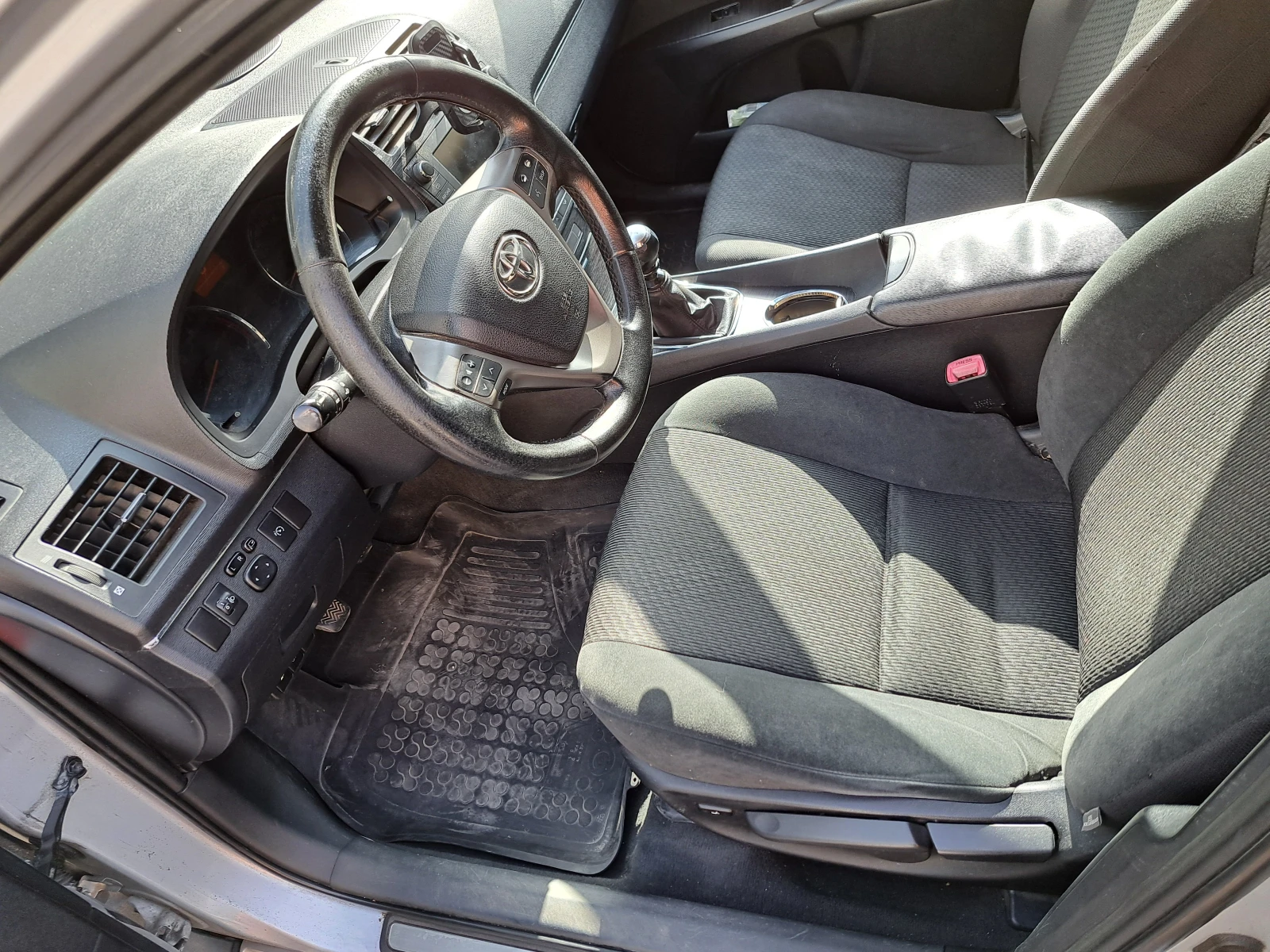 Toyota Avensis D4D, снимка 6 - Автомобили и джипове - 54710197