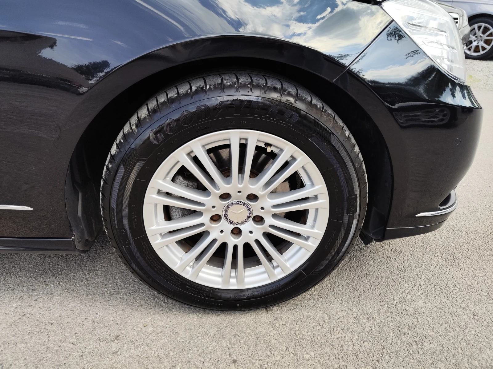 Mercedes-Benz E 220 2.2CDi* АВТОМТИК* ШИБЕДАХ* EURO 5A* , снимка 16 - Автомобили и джипове - 54792573