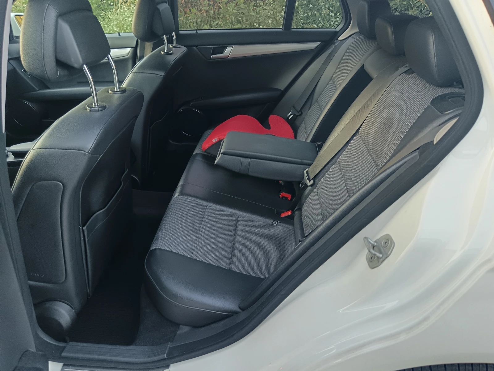 Mercedes-Benz C 220 CDI-AMG optic-Avandgarde, снимка 14 - Автомобили и джипове - 55192424