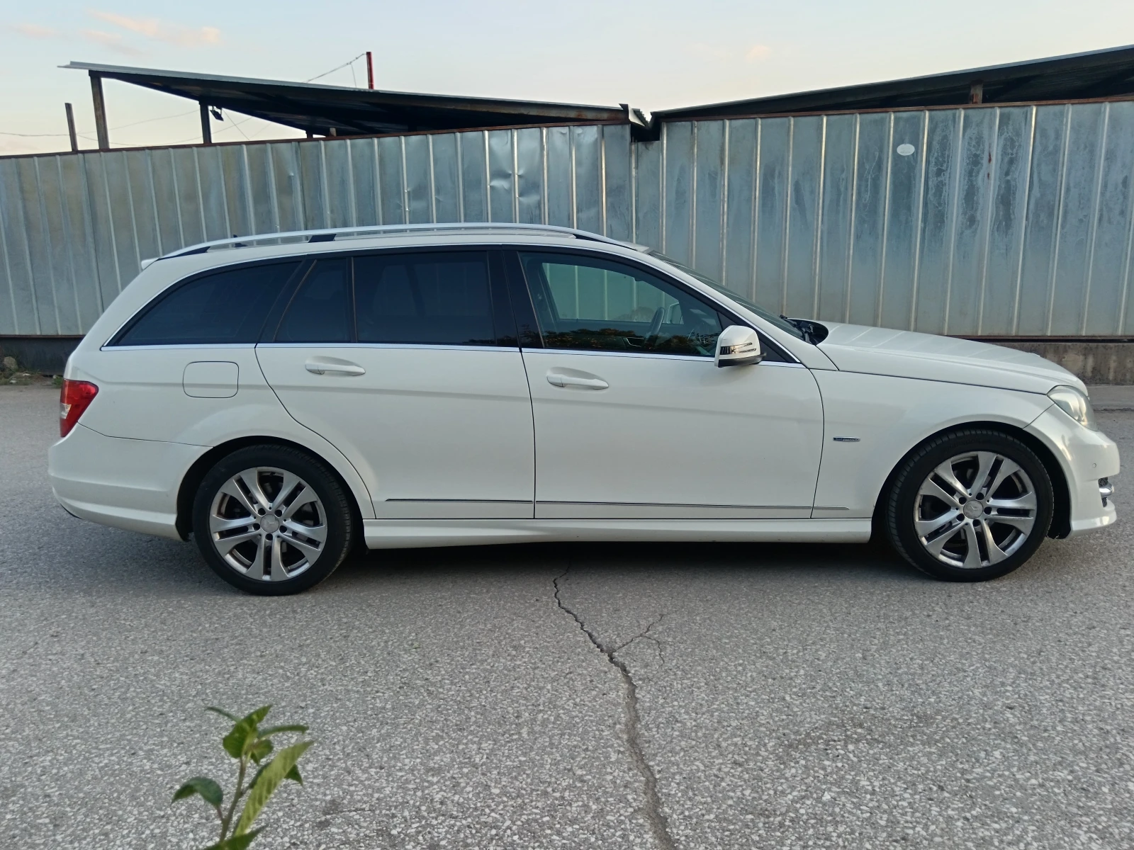 Mercedes-Benz C 220 CDI-AMG optic-Avandgarde, снимка 4 - Автомобили и джипове - 55192424