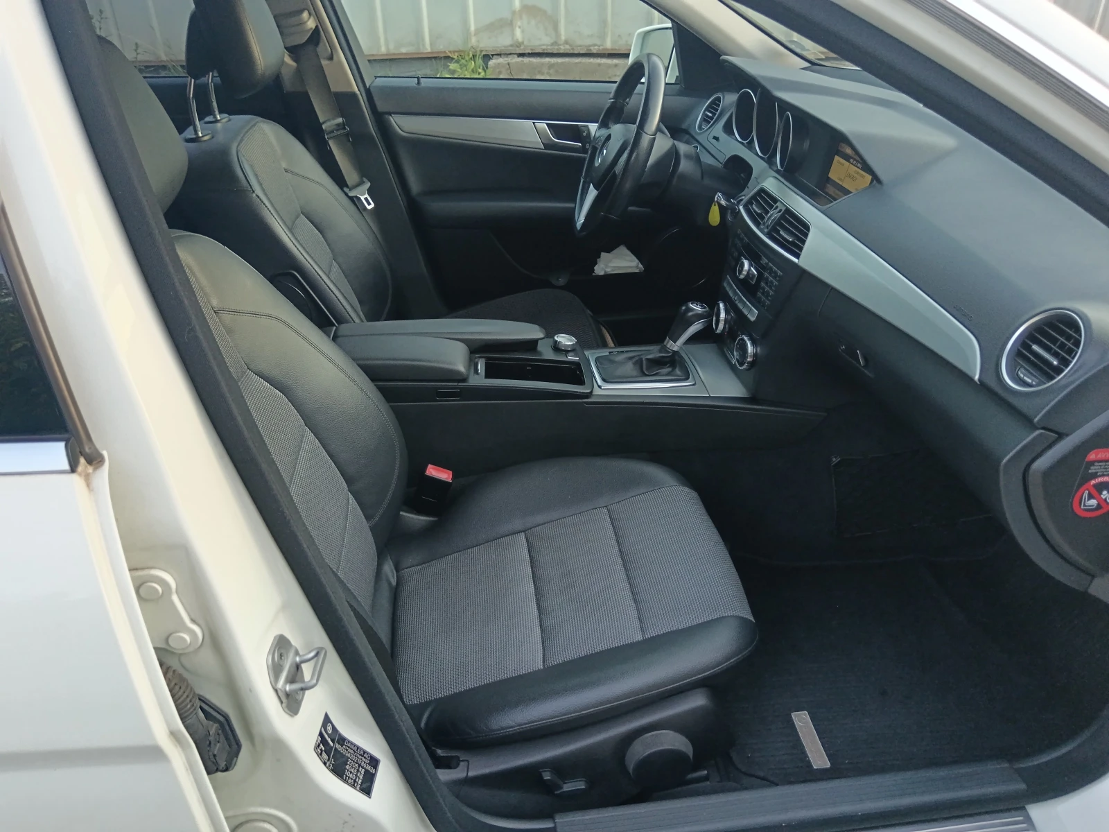 Mercedes-Benz C 220 CDI-AMG optic-Avandgarde, снимка 13 - Автомобили и джипове - 55192424